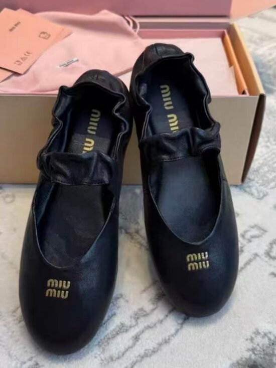 Miu Miu. Shoes - Miu Miu Black Leather Ballerina Flats